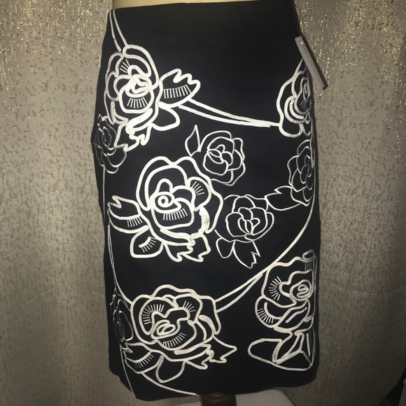 White House Black Market Dresses & Skirts - WHBM Black Skirt with White Roses, Size 8